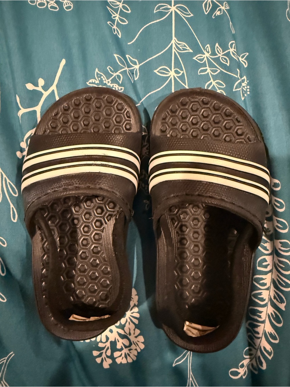 Kids Black Slide Sandals with White Stripes size 7/8